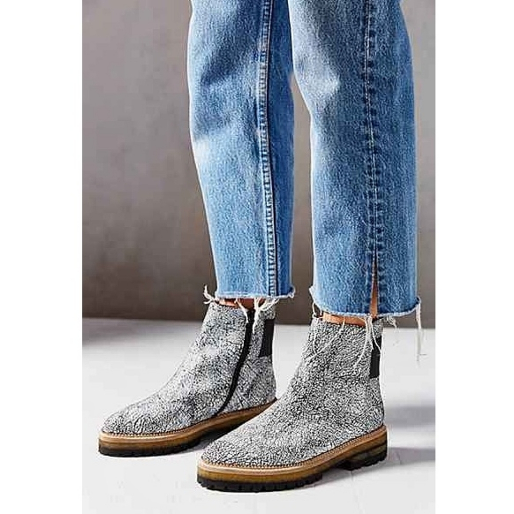 NWOT Xperimental Crackle Bunko Leather Chelsea Platform Lugged Boot Portugal - Picture 2 of 11